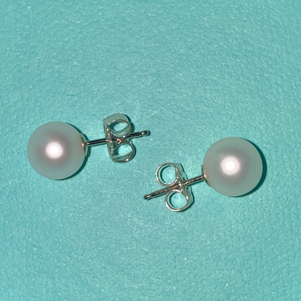 Tiffany and co pearl earrings